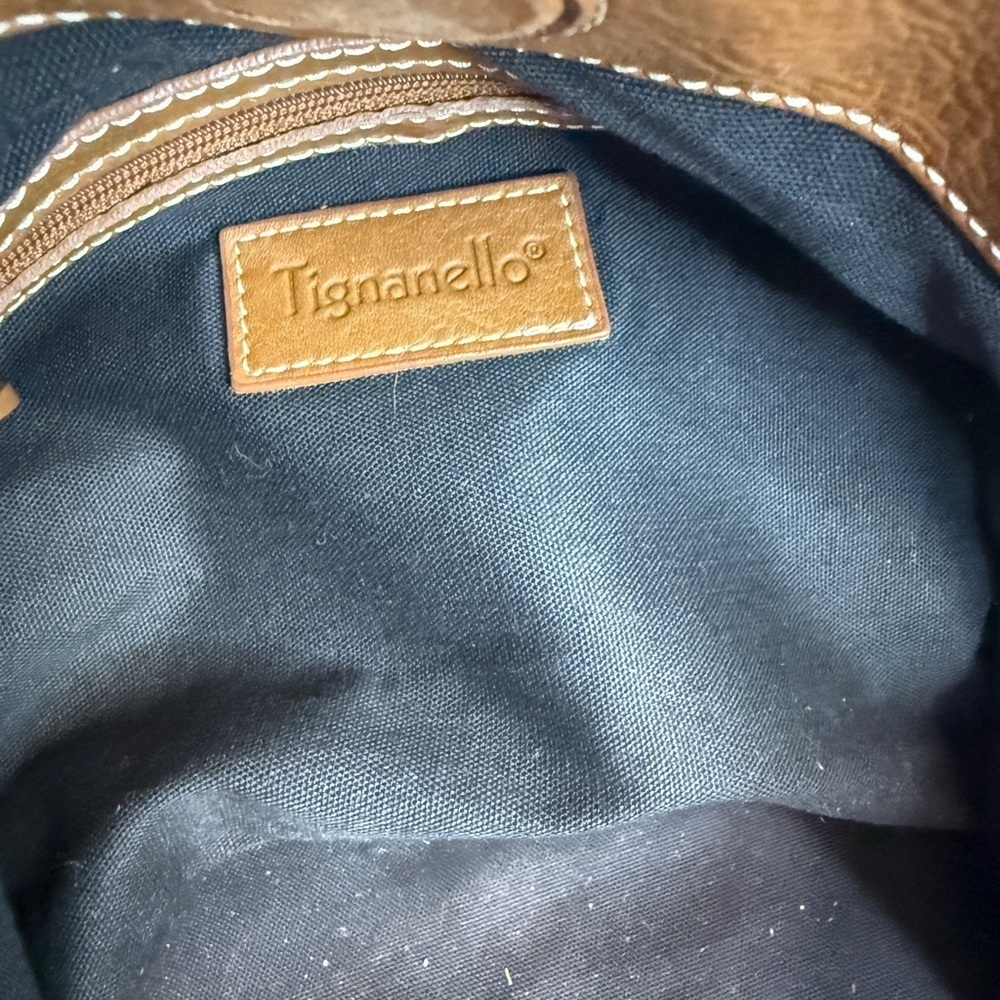 Tignanello Tan Leather Shoulder Bag with Slouchy Silhouette - Picture 6 of 6
